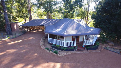 Quiet Escapes Cottages - Accommodation in Bendigo 0
