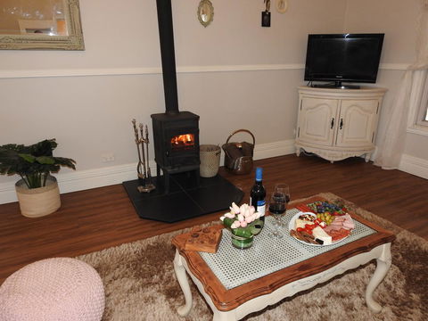 Quiet Escapes Cottages - Accommodation in Bendigo 4
