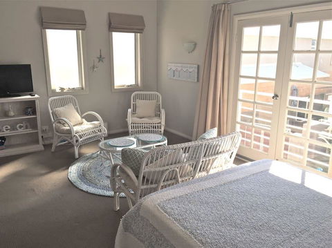 Fremantle Local Beach Studio - Accommodation in Bendigo 3