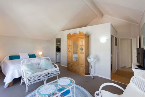 Fremantle Local Beach Studio - Accommodation in Bendigo 13