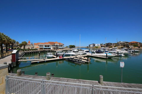 Studio Style Mindarie Marina - Accommodation in Bendigo 10