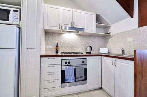 Fremantle Townhouse Unit 6 - Accommodation in Bendigo 5