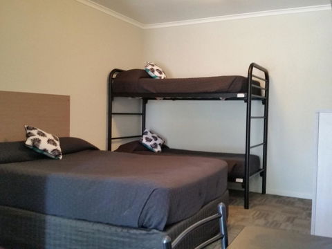 Mandurah Foreshore Motel - Accommodation in Bendigo 11