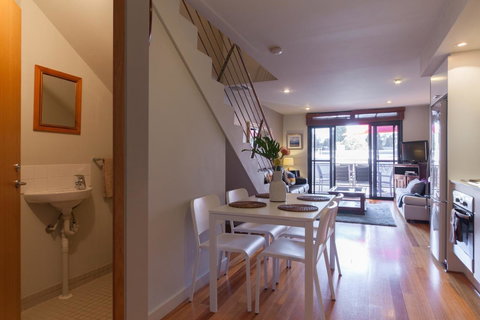 Cloisters - Accommodation in Bendigo 1