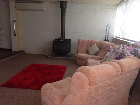 â˜… Stylish Family Home! â˜… - Accommodation in Bendigo 5