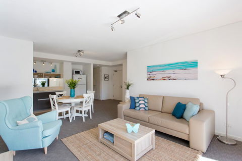 Beachside Living - South Fremantle - Accommodation in Bendigo 0