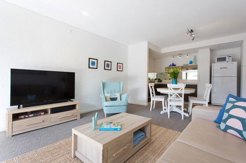 Beachside Living - South Fremantle - Accommodation in Bendigo 1