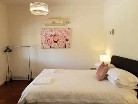 Leisurely Manor - Spacious Three Bedroom Home In Fremantle - Accommodation in Bendigo 1