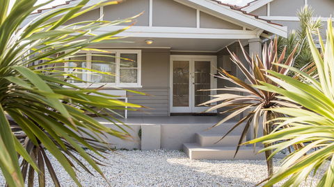 Leisurely Manor - Spacious Three Bedroom Home In Fremantle - Accommodation in Bendigo 0