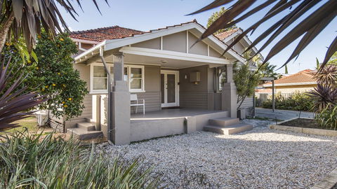 Leisurely Manor - Spacious Three Bedroom Home In Fremantle - Accommodation in Bendigo 16