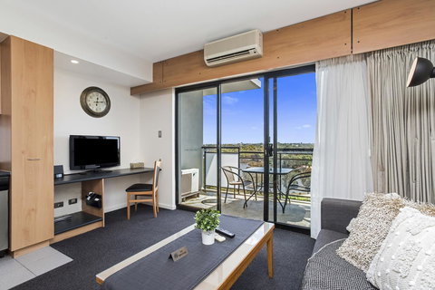 508 Stupendous Sunsets & Views Pool Gym Parking - Accommodation in Bendigo 5