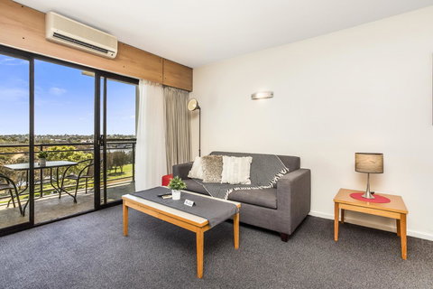 508 Stupendous Sunsets & Views Pool Gym Parking - Accommodation in Bendigo 2