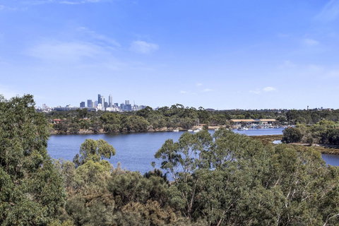 508 Stupendous Sunsets & Views Pool Gym Parking - Accommodation in Bendigo 32