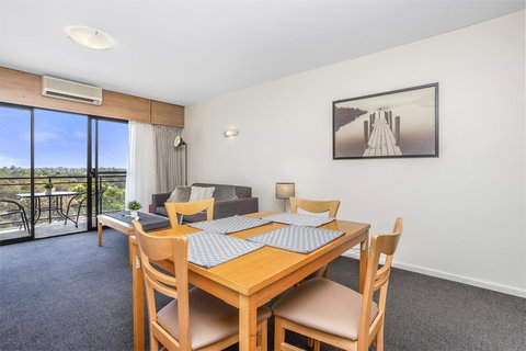 508 Stupendous Sunsets & Views Pool Gym Parking - Accommodation in Bendigo 8