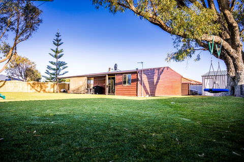 The Bothy Lancelin Family Retreat - Accommodation in Bendigo 1