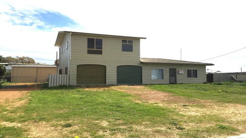 Don\'t Worry Be Happy - Accommodation in Bendigo 0
