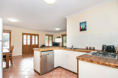 Coranda Lodge - Accommodation in Bendigo 16