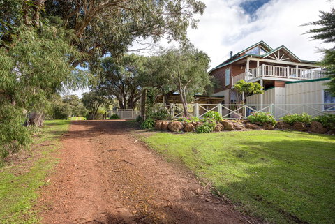 Surfside Ocean Beach Denmark Holiday Accommodation - Accommodation in Bendigo 24