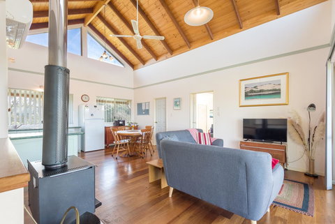 Surfside Ocean Beach Denmark Holiday Accommodation - Accommodation in Bendigo 23