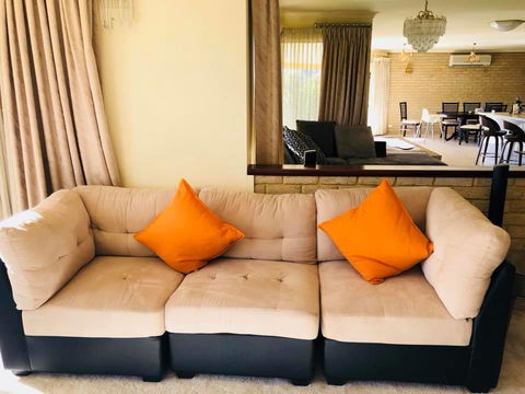 LA ANCHOR ON THE CANALS (MANDURAH) - Accommodation in Bendigo 2