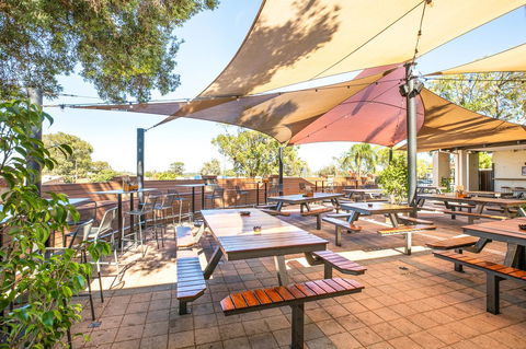 Nightcap At Wanneroo Tavern - Accommodation in Bendigo 7