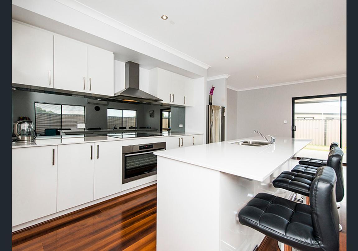 Piara Waters WA Accommodation in Bendigo