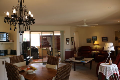 Crossland House - Accommodation in Bendigo 18