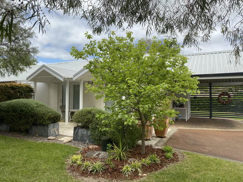Whitesands Holiday Villas - Accommodation in Bendigo 1