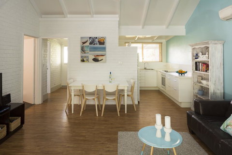 Whitesands Holiday Villas - Accommodation in Bendigo 12