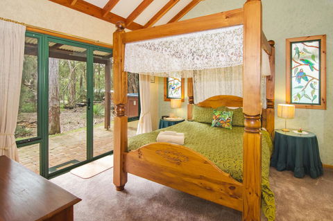 Yelverton Brook Conservation Sanctuary - Accommodation in Bendigo 21