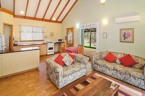 Yelverton Brook Conservation Sanctuary - Accommodation in Bendigo 38