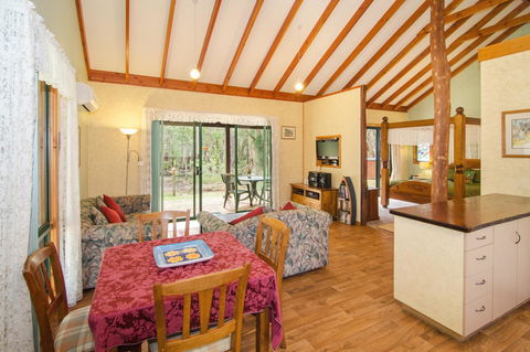 Yelverton Brook Conservation Sanctuary - Accommodation in Bendigo 32