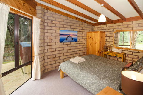 Yelverton Brook Conservation Sanctuary - Accommodation in Bendigo 34
