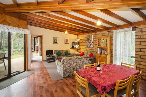 Yelverton Brook Conservation Sanctuary - Accommodation in Bendigo 29