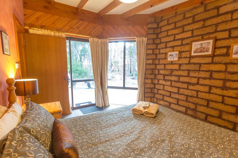 Yelverton Brook Conservation Sanctuary - Accommodation in Bendigo 14