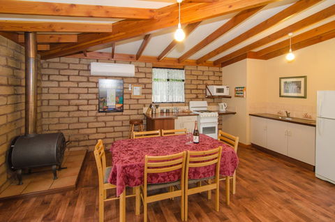 Yelverton Brook Conservation Sanctuary - Accommodation in Bendigo 33