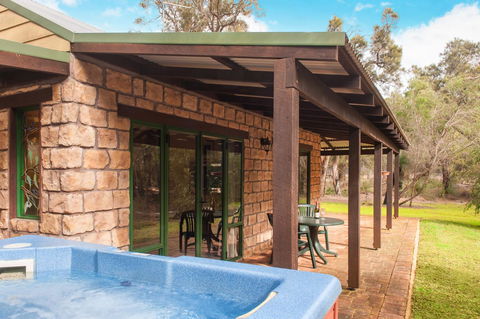 Yelverton Brook Conservation Sanctuary - Accommodation in Bendigo 10