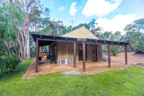 Yelverton Brook Conservation Sanctuary - Accommodation in Bendigo 12