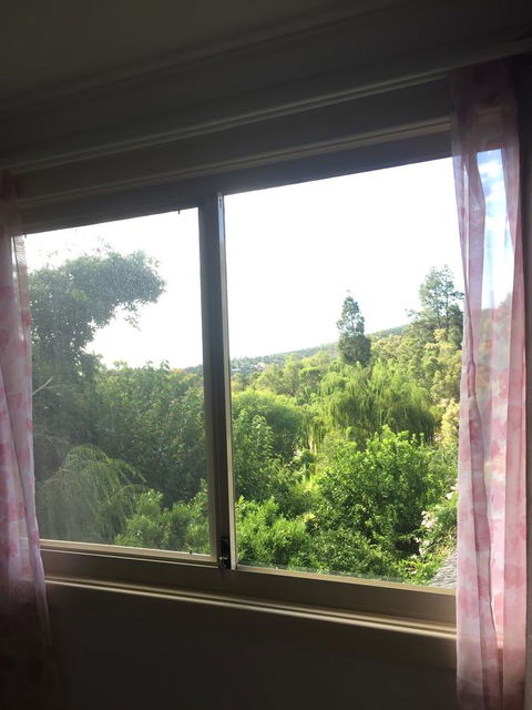 Bright & Beautiful Home On The Hills! - Accommodation in Bendigo 19