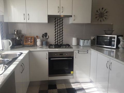 Bright & Beautiful Home On The Hills! - Accommodation in Bendigo 14