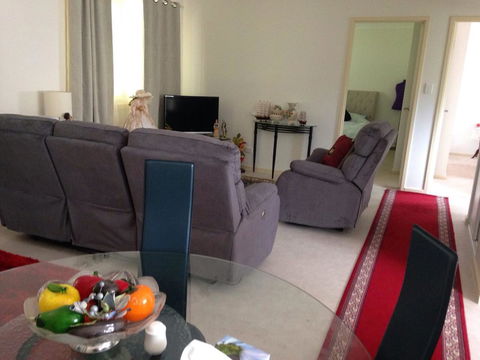 Bright & Beautiful Home On The Hills! - Accommodation in Bendigo 8
