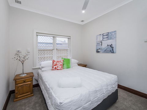 Luxury Federation Style Home - Sleeps 10 - Accommodation in Bendigo 12