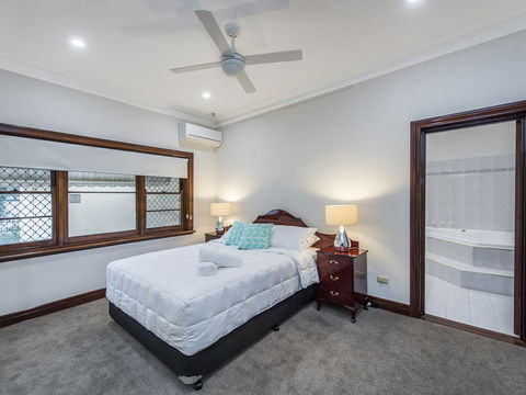 Luxury Federation Style Home - Sleeps 10 - Accommodation in Bendigo 7