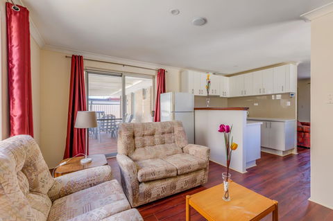 Brilliant, Neat, Convenient, Family-friendly House - Accommodation in Bendigo 7