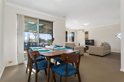 Como South Perth Villa - Accommodation in Bendigo 8