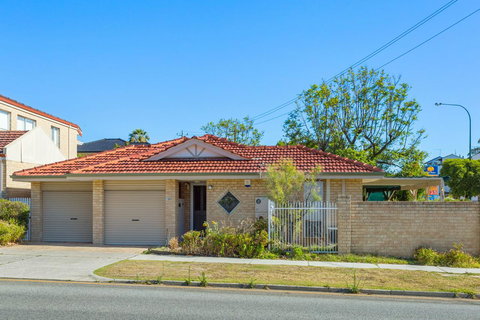 Como South Perth Villa - Accommodation in Bendigo 21