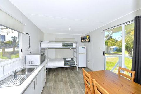 Mandurah Coastal Holiday Park - Accommodation in Bendigo 17