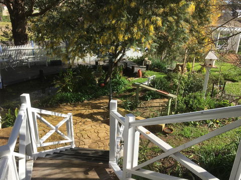 Applegate Lane Chalet - Accommodation in Bendigo 18