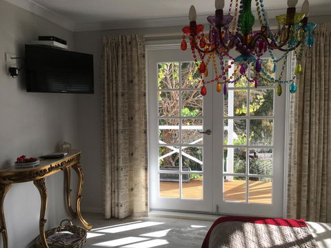 Applegate Lane Chalet - Accommodation in Bendigo 6