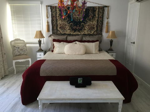 Applegate Lane Chalet - Accommodation in Bendigo 0
